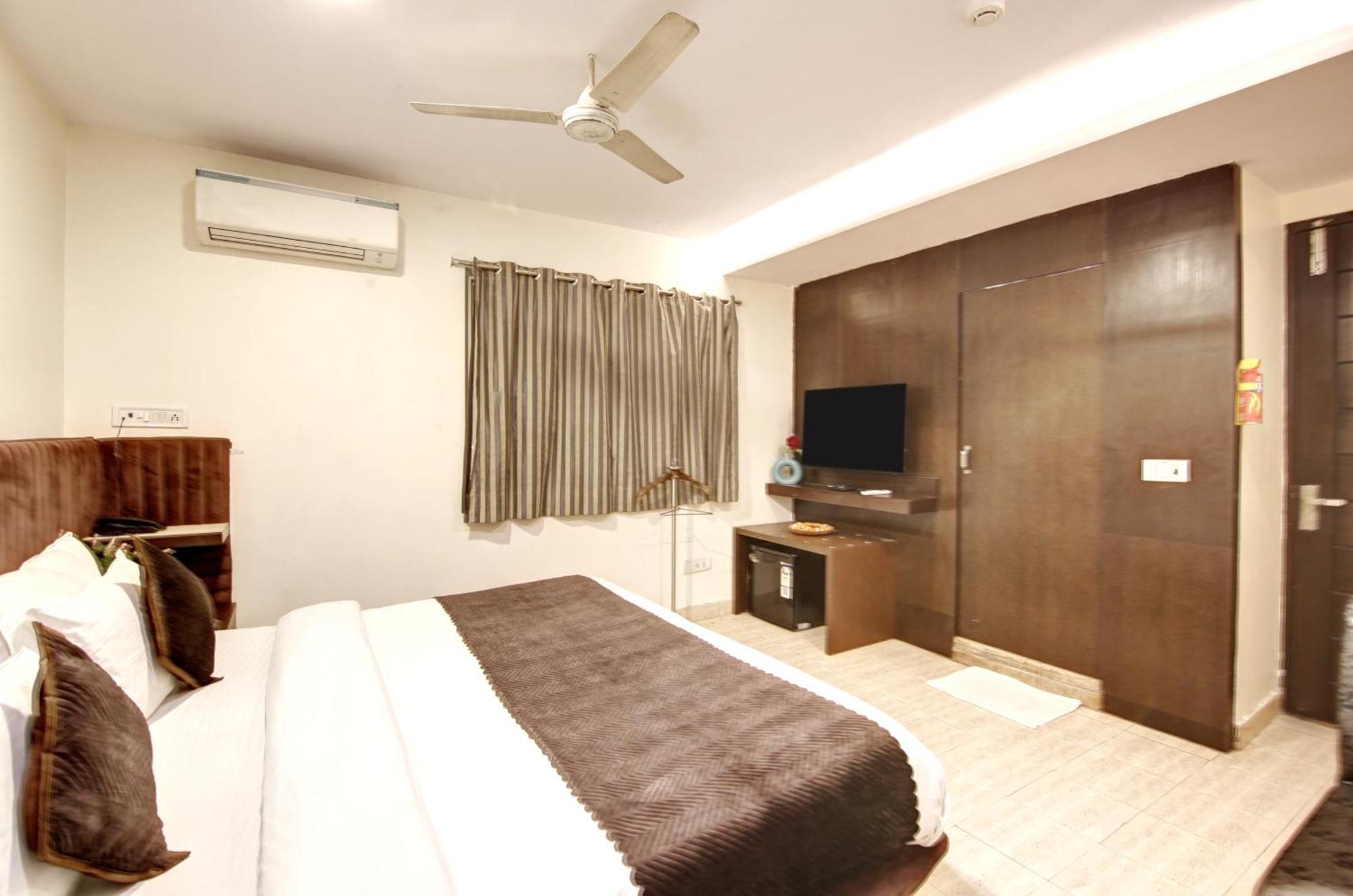 Hotel Wk Comfort - Near White Clove New Delhi Bagian luar foto