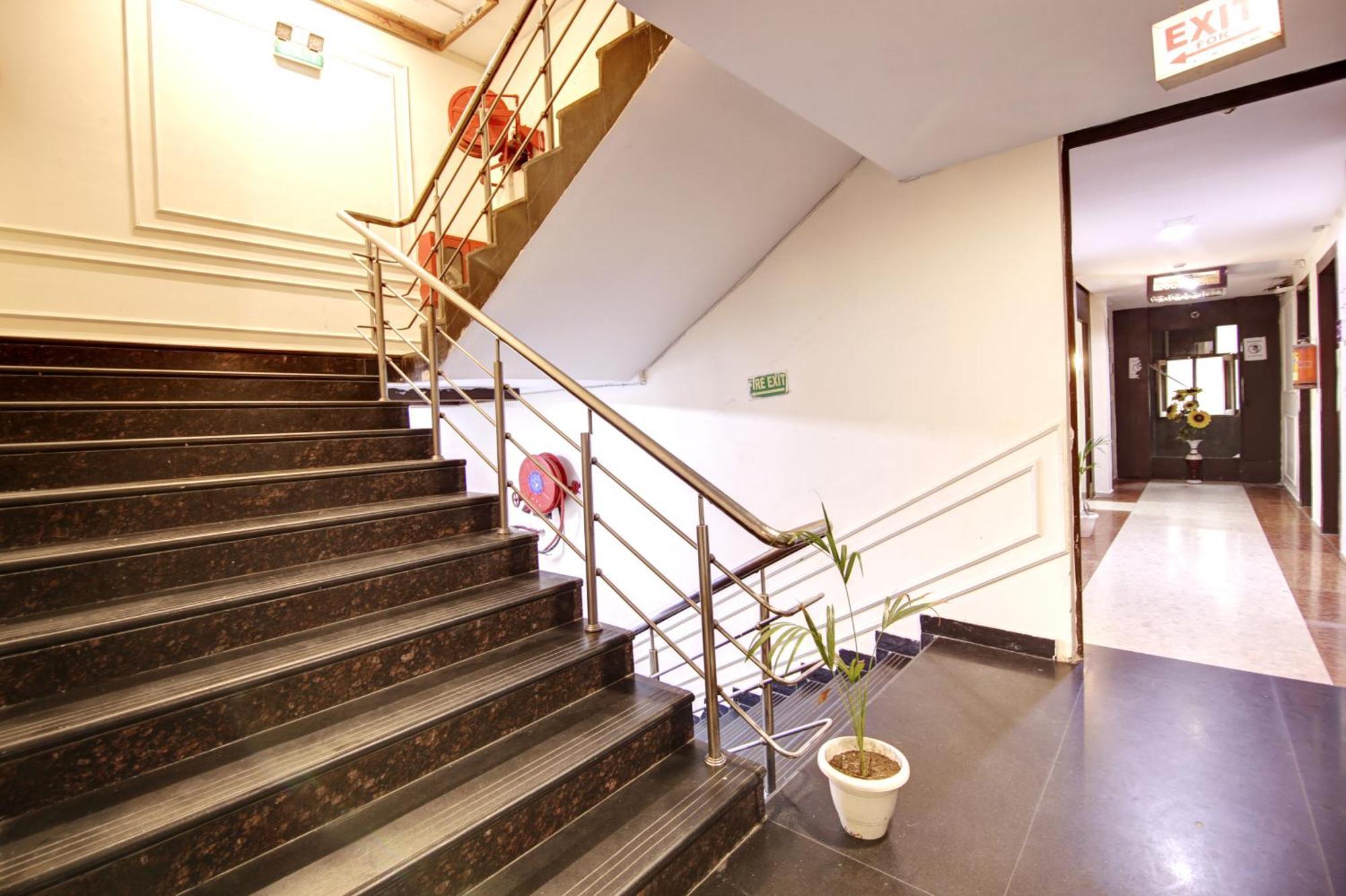 Hotel Wk Comfort - Near White Clove New Delhi Bagian luar foto