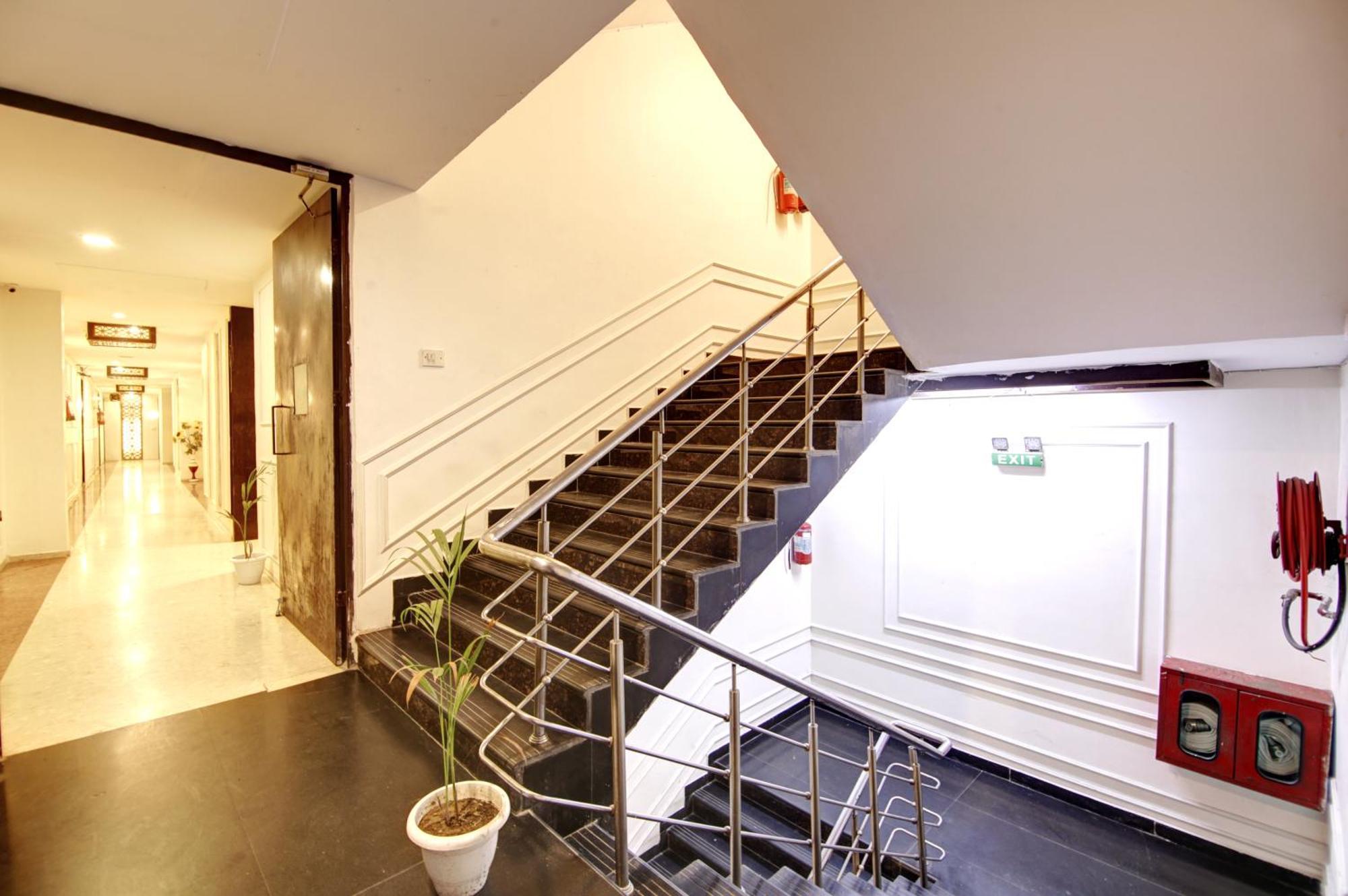 Hotel Wk Comfort - Near White Clove New Delhi Bagian luar foto