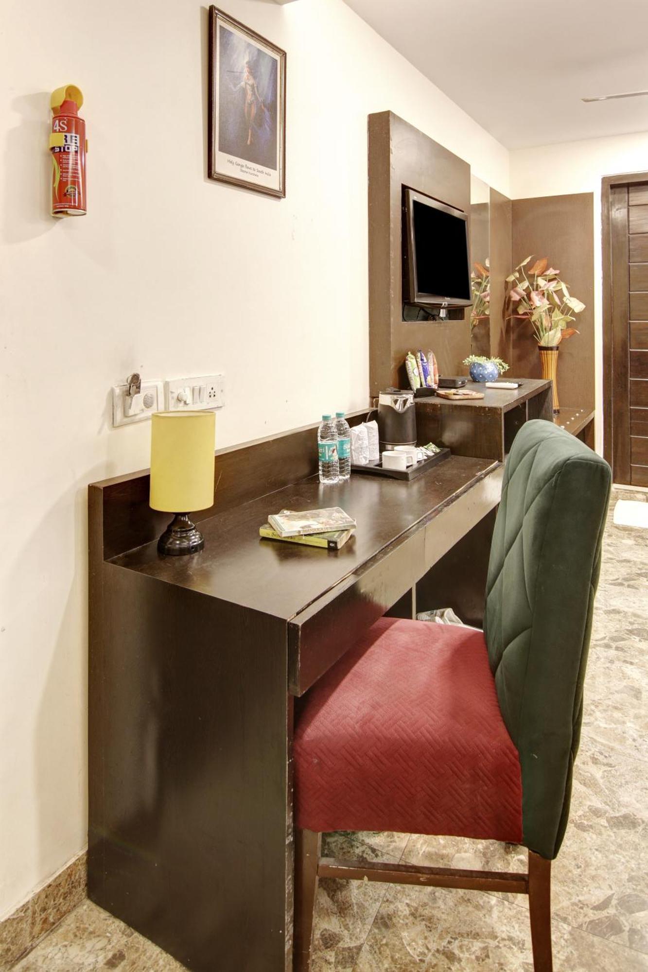 Hotel Wk Comfort - Near White Clove New Delhi Bagian luar foto