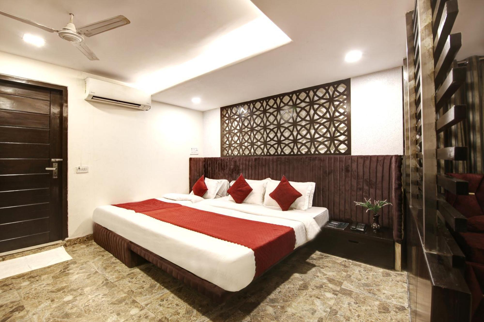 Hotel Wk Comfort - Near White Clove New Delhi Bagian luar foto