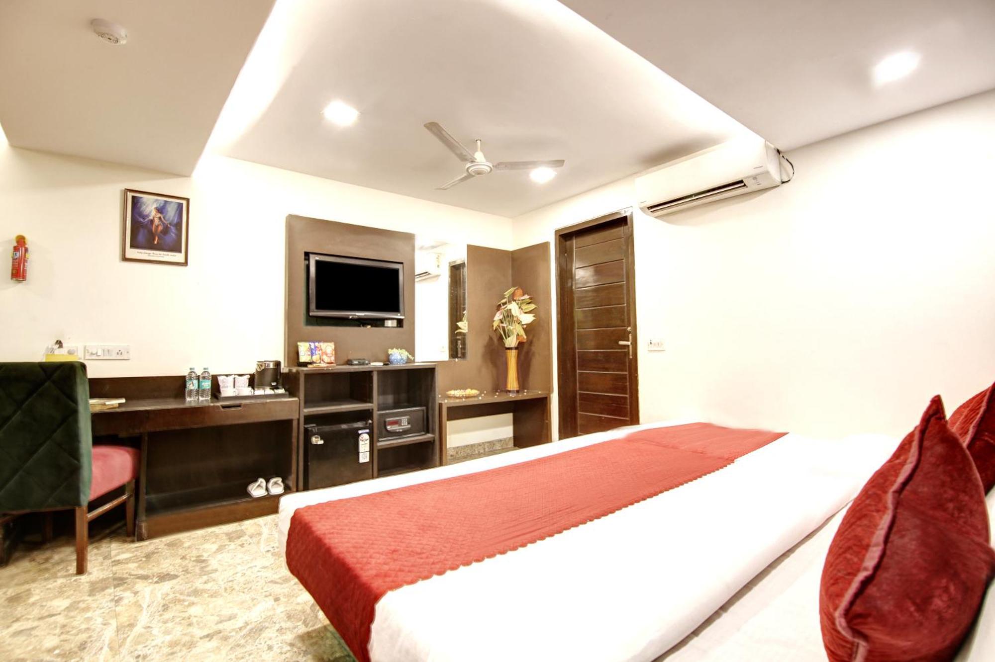 Hotel Wk Comfort - Near White Clove New Delhi Bagian luar foto