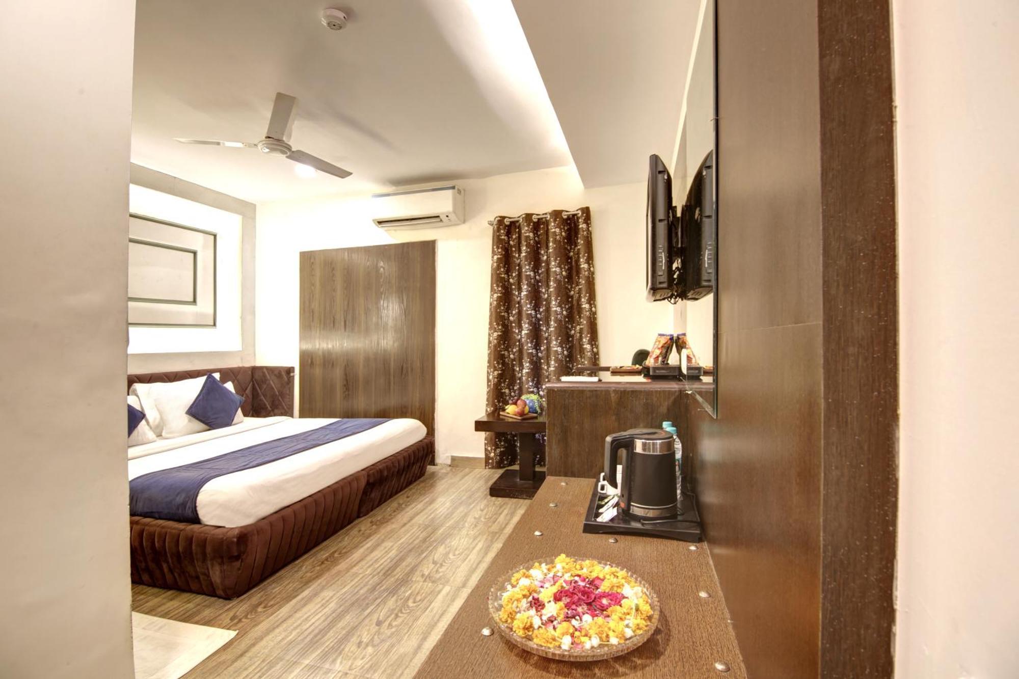 Hotel Wk Comfort - Near White Clove New Delhi Bagian luar foto