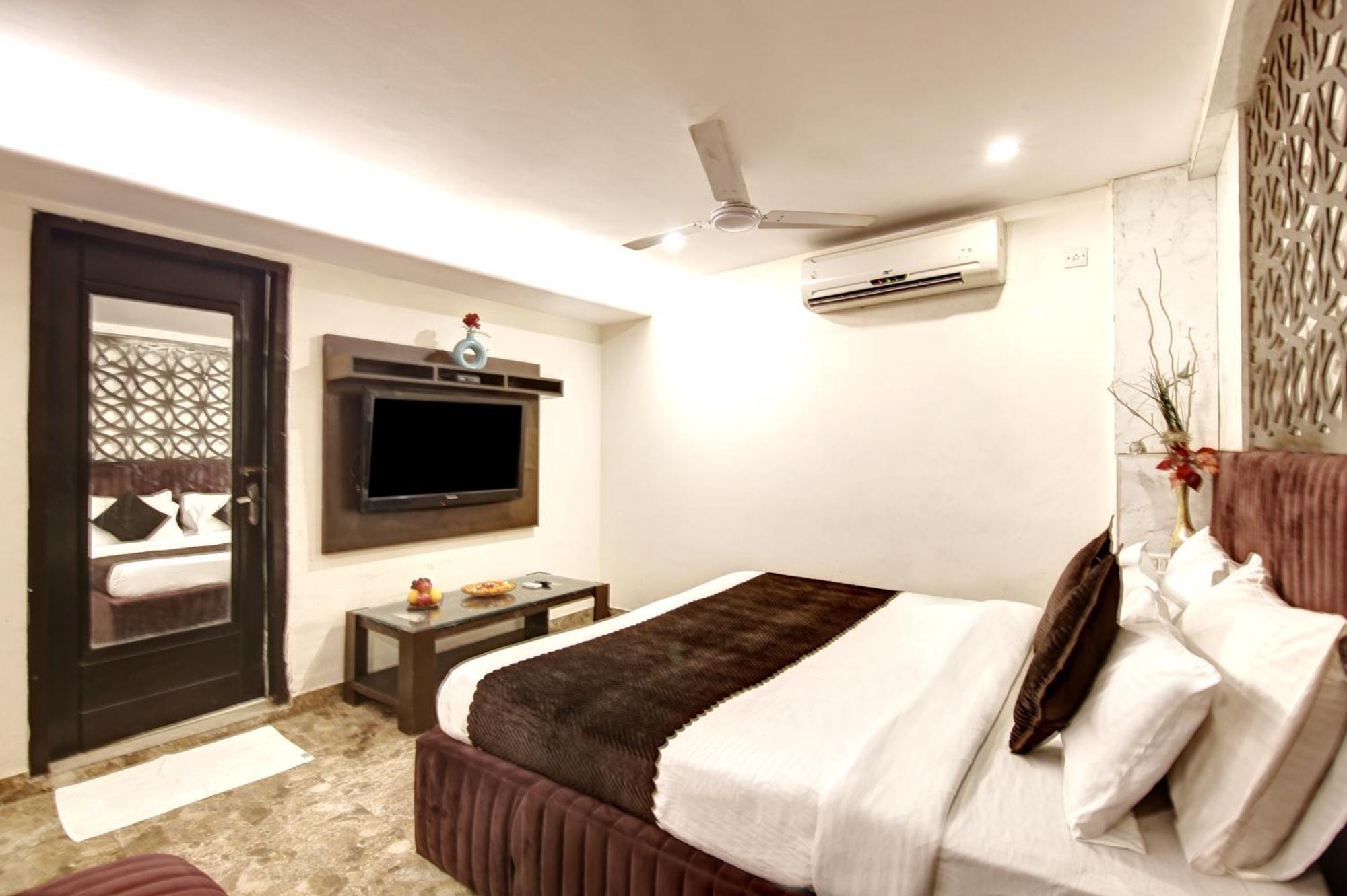 Hotel Wk Comfort - Near White Clove New Delhi Bagian luar foto
